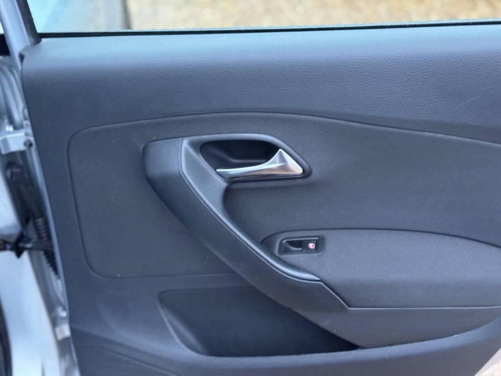 Used Volkswagen Polo 2009 for sale - 77218593: Photo 42