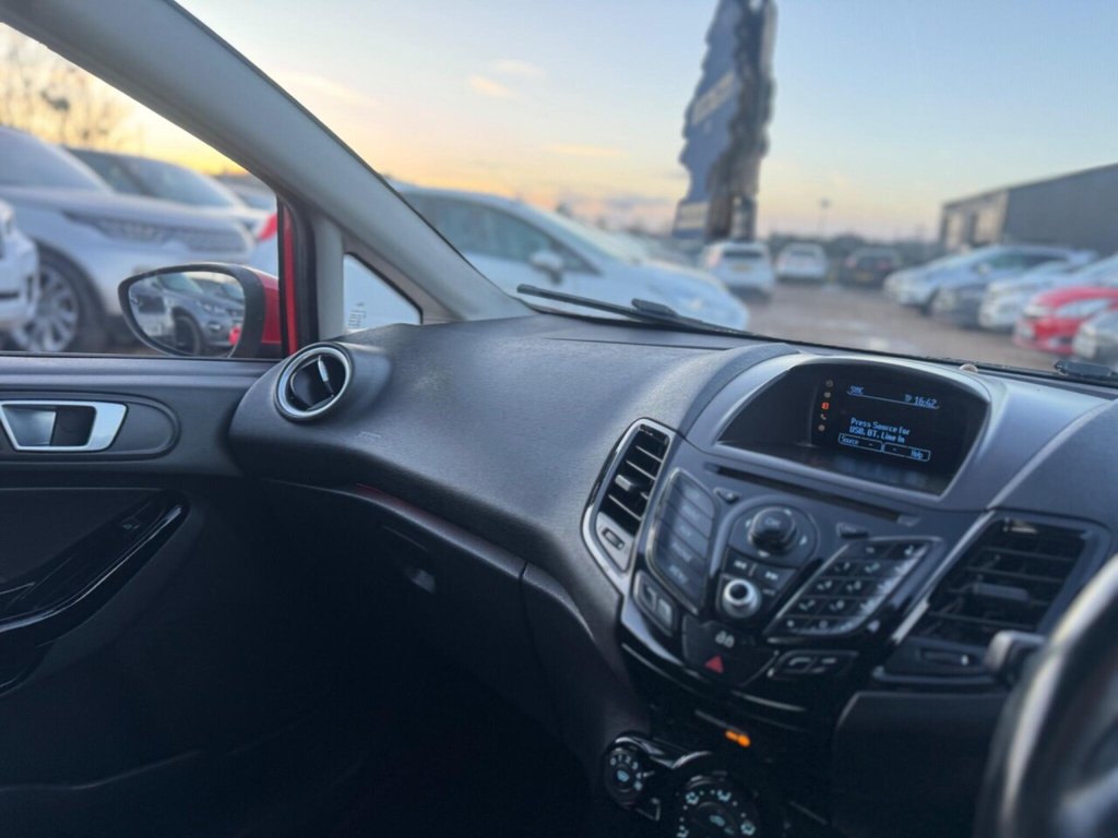 Used Ford Fiesta 2013 for sale - 76758600: Photo 19