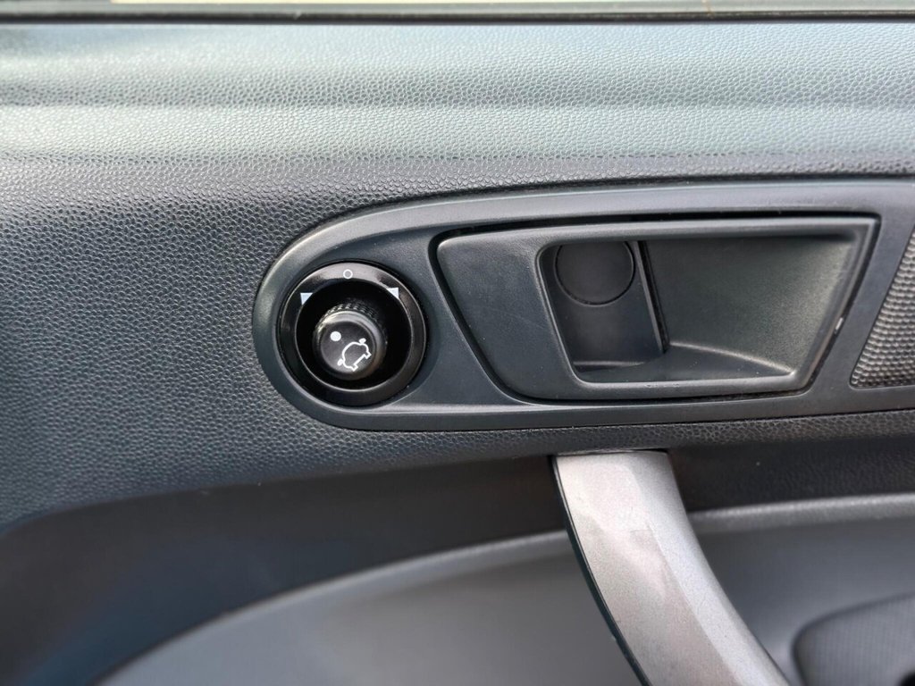 Used Ford Fiesta 2010 for sale - 76095835: Photo 15