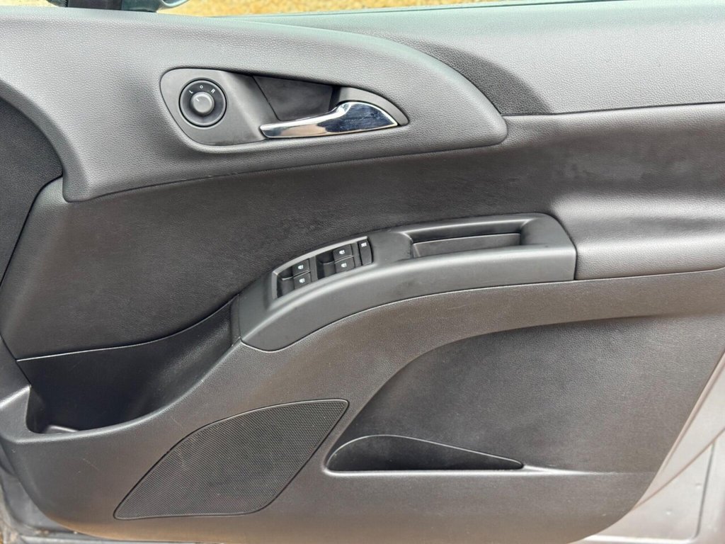 Used Vauxhall Meriva 2015 for sale - 77655393: Photo 36