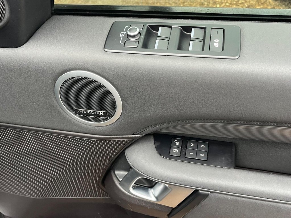 Used Land Rover Discovery 2017 for sale - 77139928: Photo 39