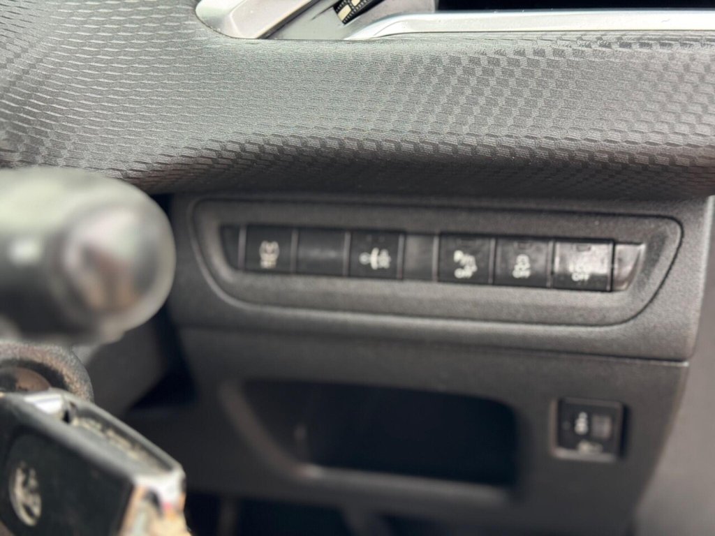 Used Peugeot 2008 2015 for sale - 77413405: Photo 37