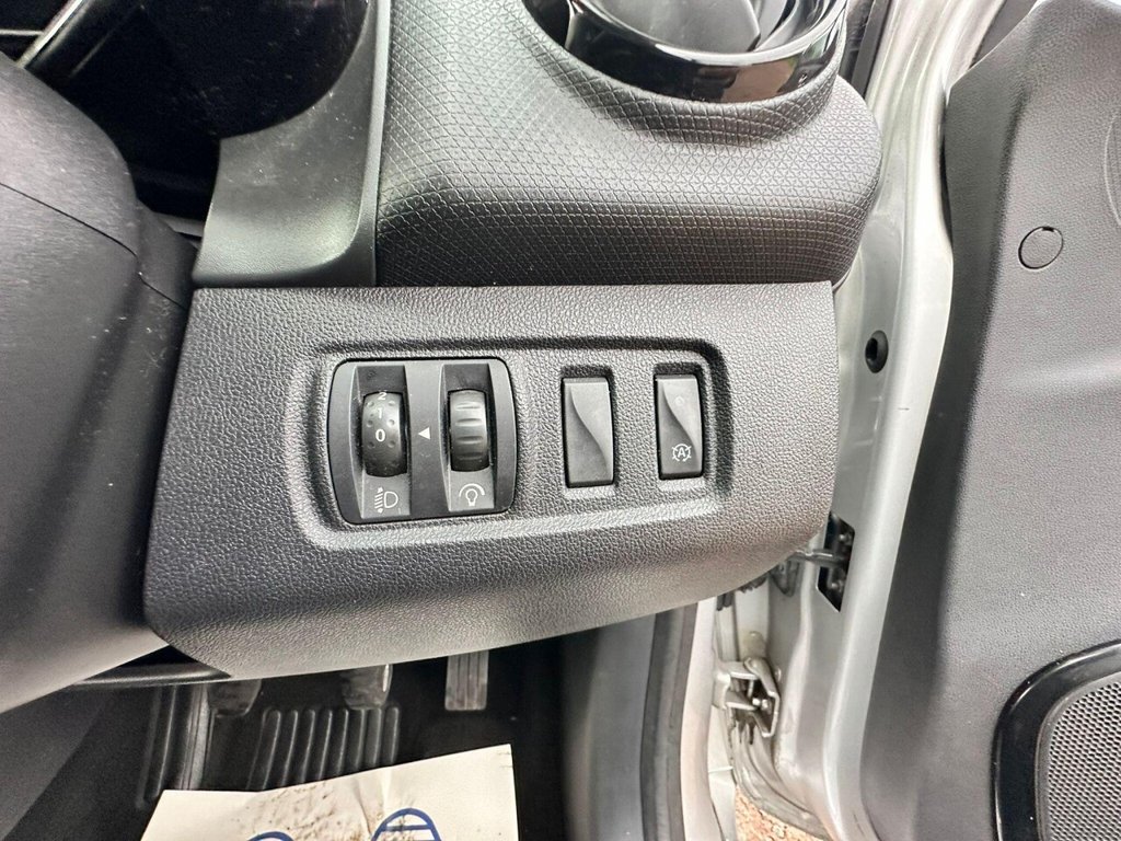 Used Renault Clio 2017 for sale - 76888591: Photo 25