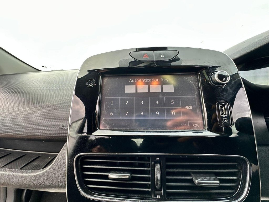 Used Renault Clio 2017 for sale - 76888591: Photo 27