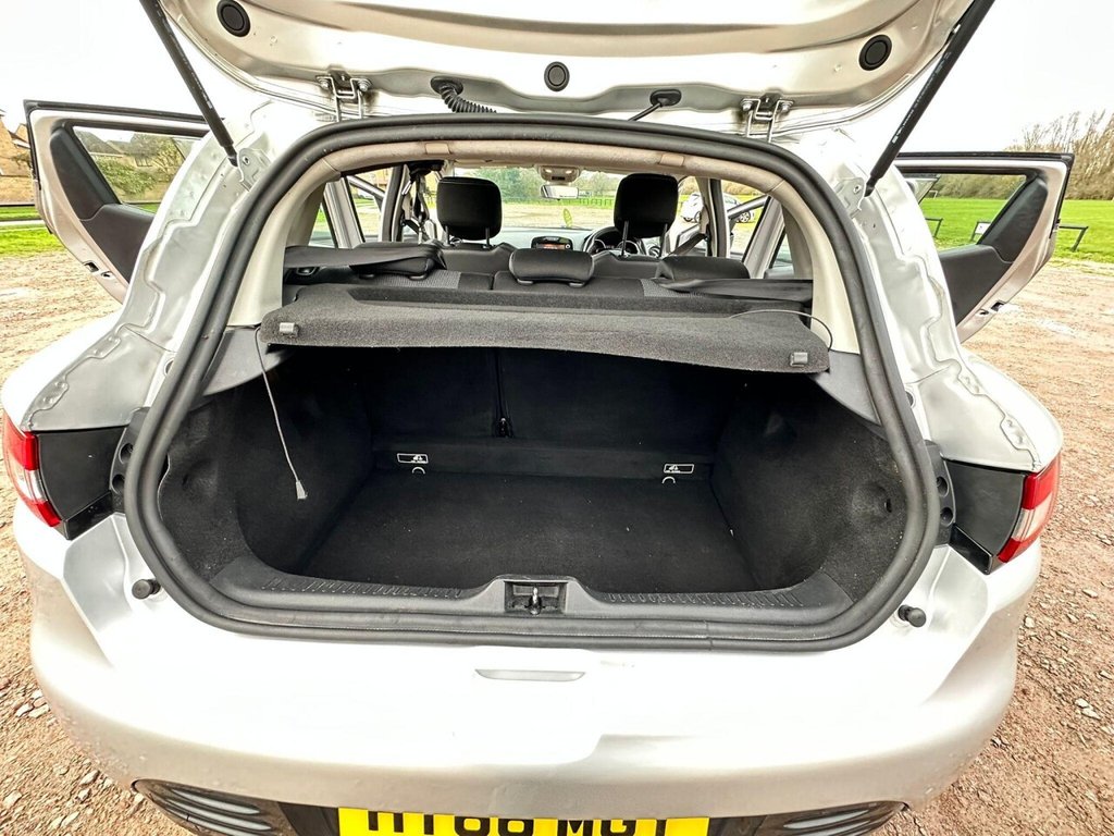 Used Renault Clio 2017 for sale - 76888591: Photo 30