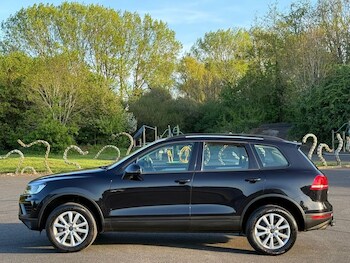 Used Volkswagen Touareg 2015 for sale - 78406184: Photo