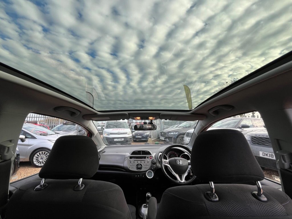 Used Honda Jazz 2010 for sale - 76496527: Photo 22