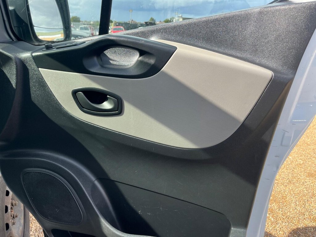 Used Renault Trafic 2017 for sale - 76202870: Photo 36