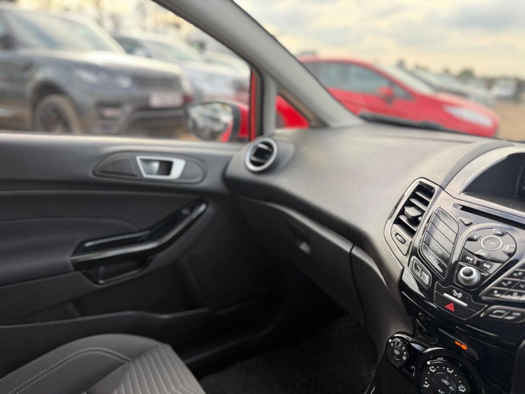 Used Ford Fiesta 2015 for sale - 76147657: Photo 12