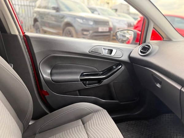 Used Ford Fiesta 2015 for sale - 76147657: Photo 13