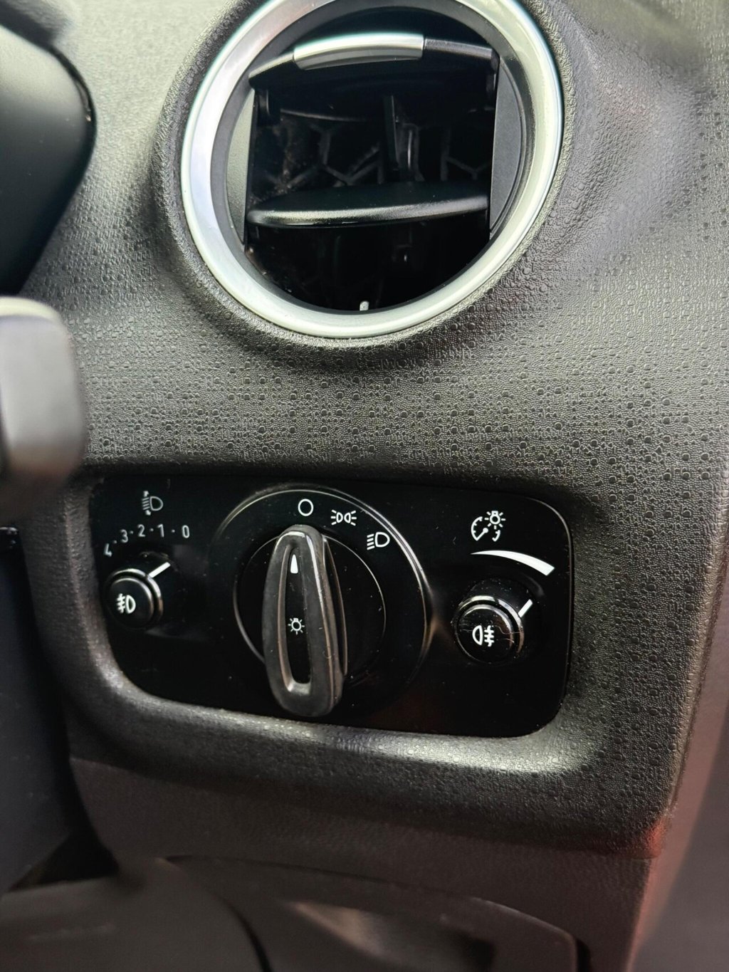 Used Ford Fiesta 2015 for sale - 76147657: Photo 24