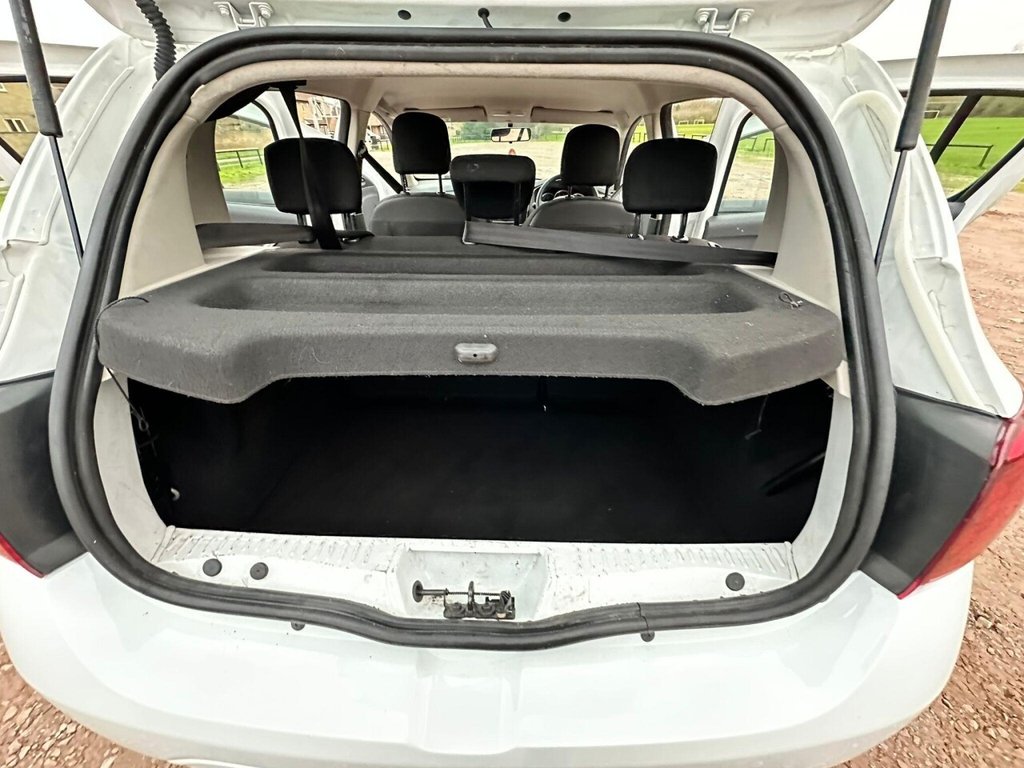 Used Dacia Sandero 2017 for sale - 76768709: Photo 25