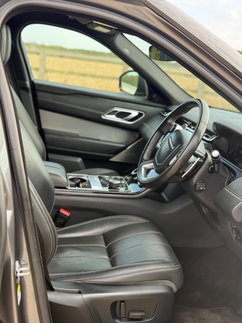 Used Land Rover Range Rover Velar 2018 for sale - 76760706: Photo 11