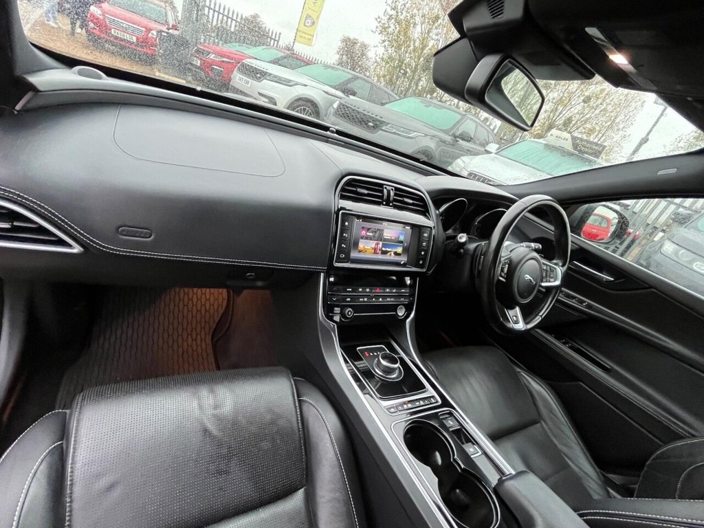 Used Jaguar XE 2017 for sale - 76261374: Photo 10