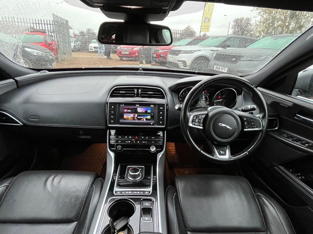 Used Jaguar XE 2017 for sale - 76261374: Photo 11