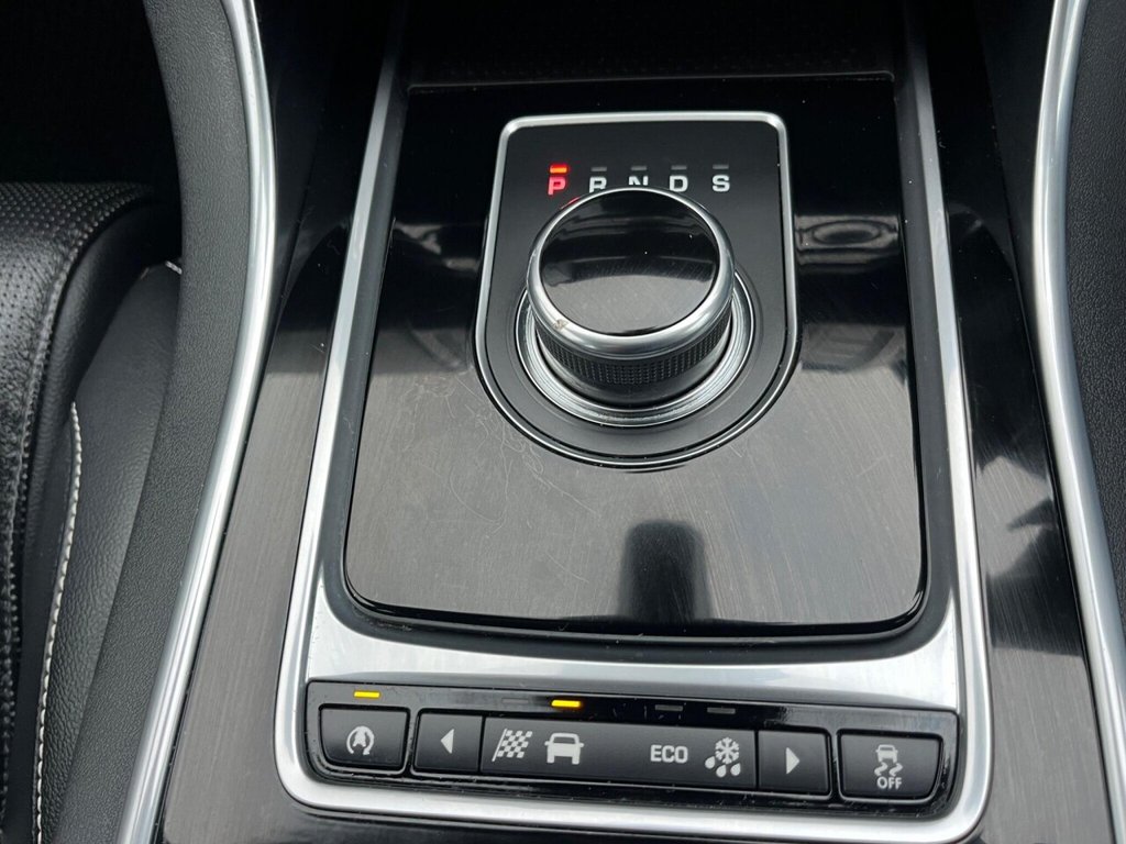 Used Jaguar XE 2017 for sale - 76261374: Photo 18