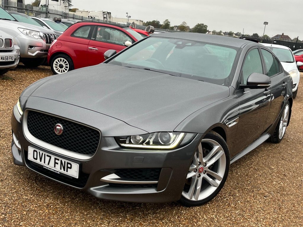 Used Jaguar XE 2017 for sale - 76261374: Photo 2