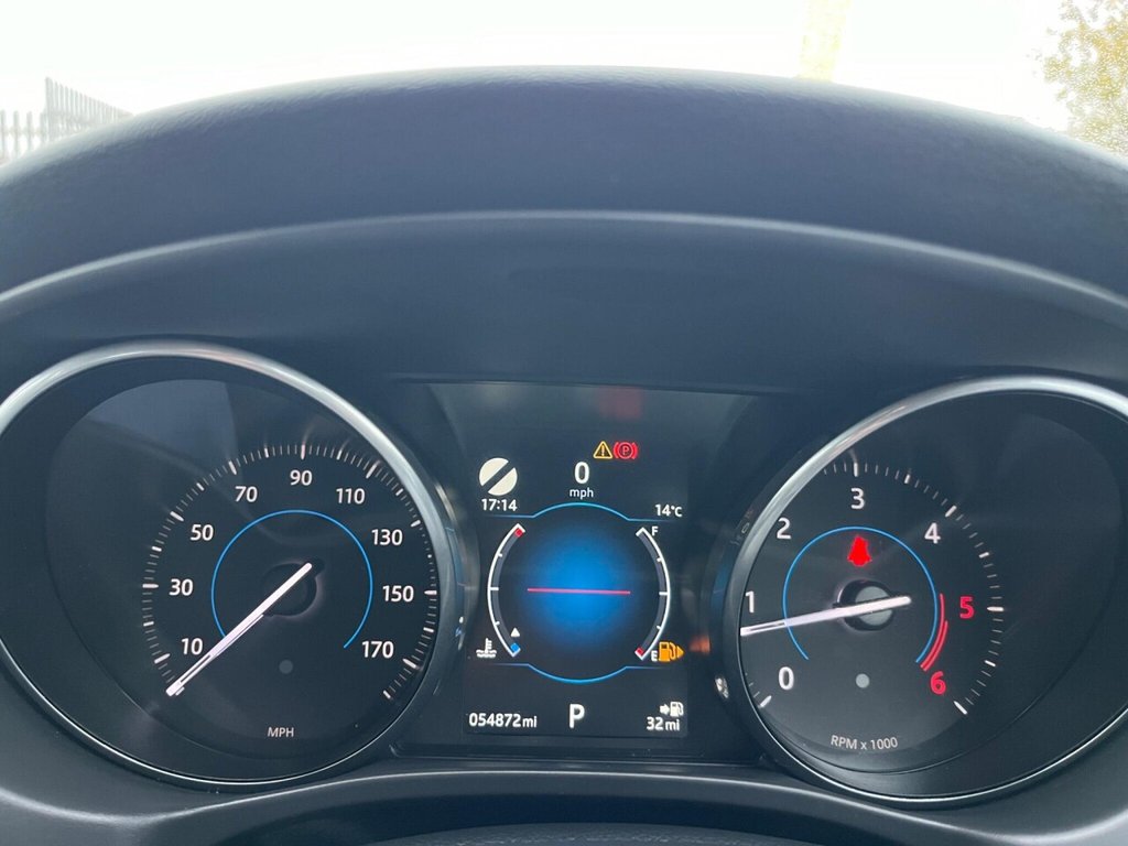 Used Jaguar XE 2017 for sale - 76261374: Photo 23