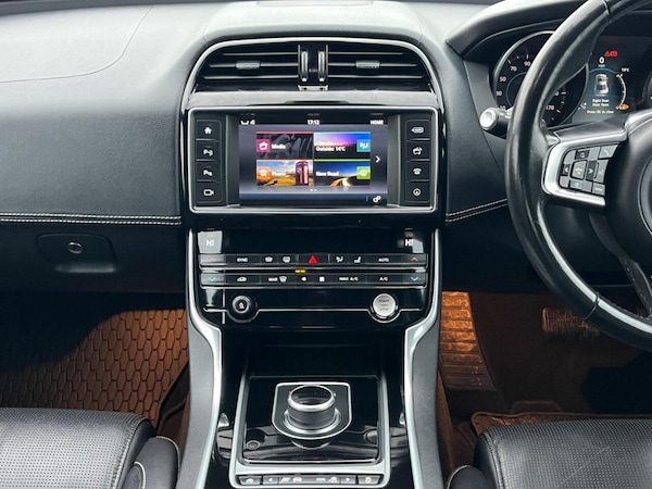 Used Jaguar XE 2017 for sale - 76261374: Photo 25