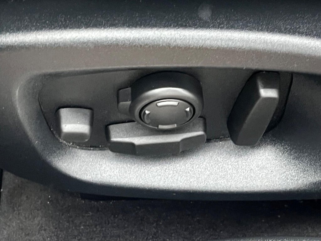 Used Jaguar XE 2017 for sale - 76261374: Photo 27