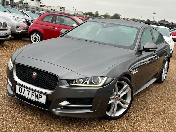 Used Jaguar XE 2017 for sale - 76261374: Photo 2