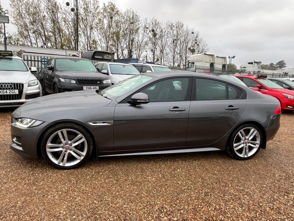 Used Jaguar XE 2017 for sale - 76261374: Photo 3