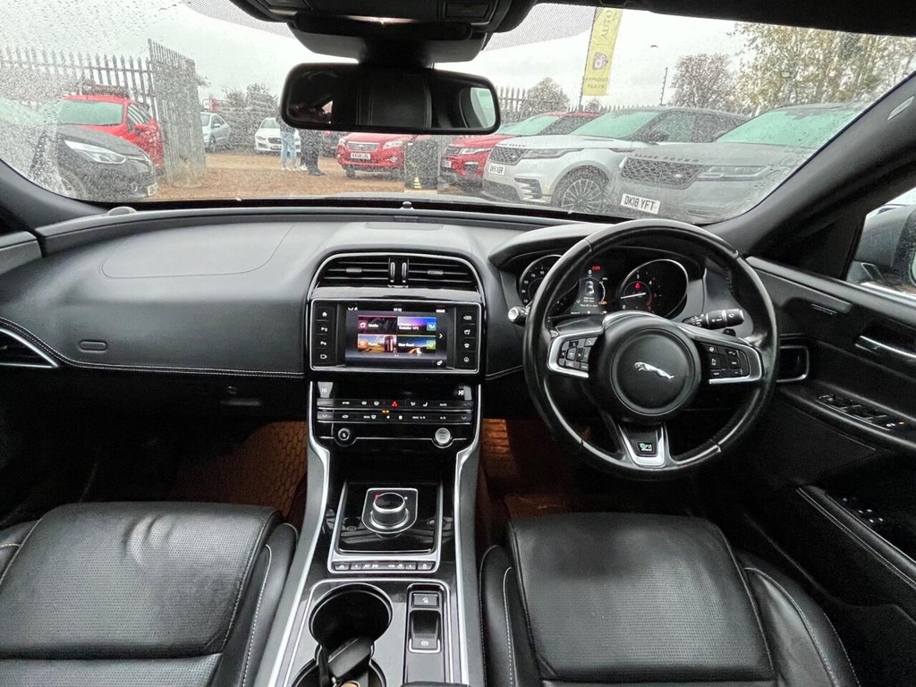 Used Jaguar XE 2017 for sale - 76261374: Photo 9