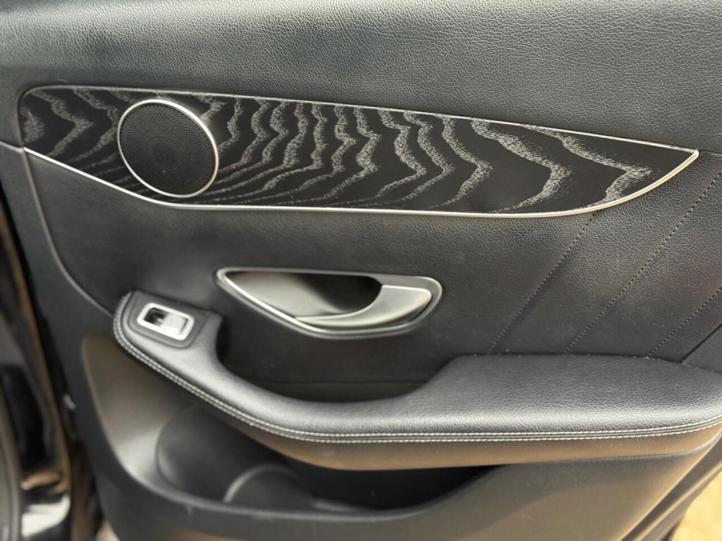 Used Mercedes-Benz GLC 2017 for sale - 76482409: Photo 42