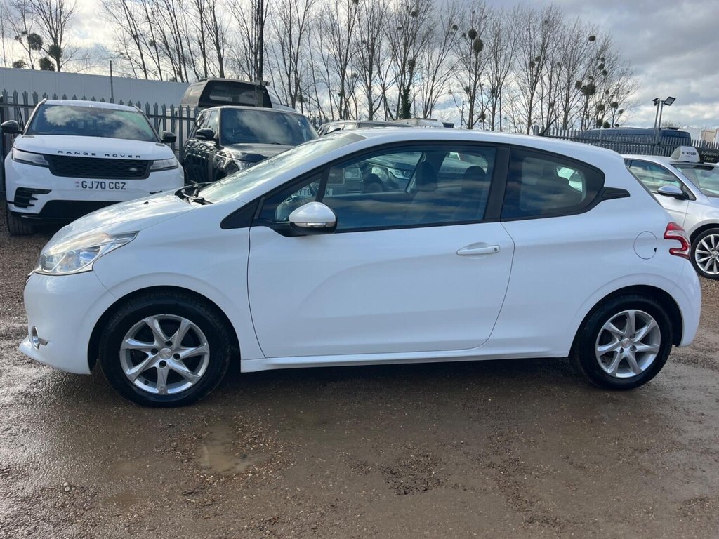 Used Peugeot 208 2014 for sale - 77263188: Photo 21