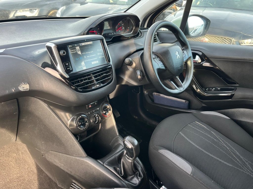 Used Peugeot 208 2014 for sale - 77263188: Photo 38