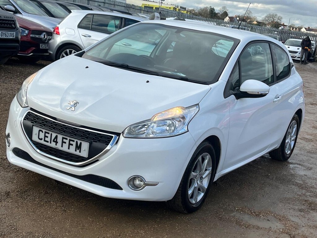 Used Peugeot 208 2014 for sale - 77263188: Photo 4