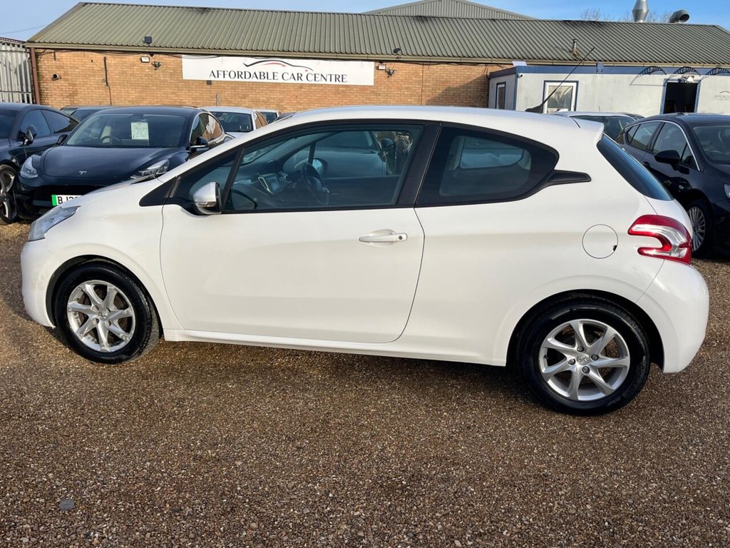 Used Peugeot 208 2014 for sale - 77263188: Photo 5