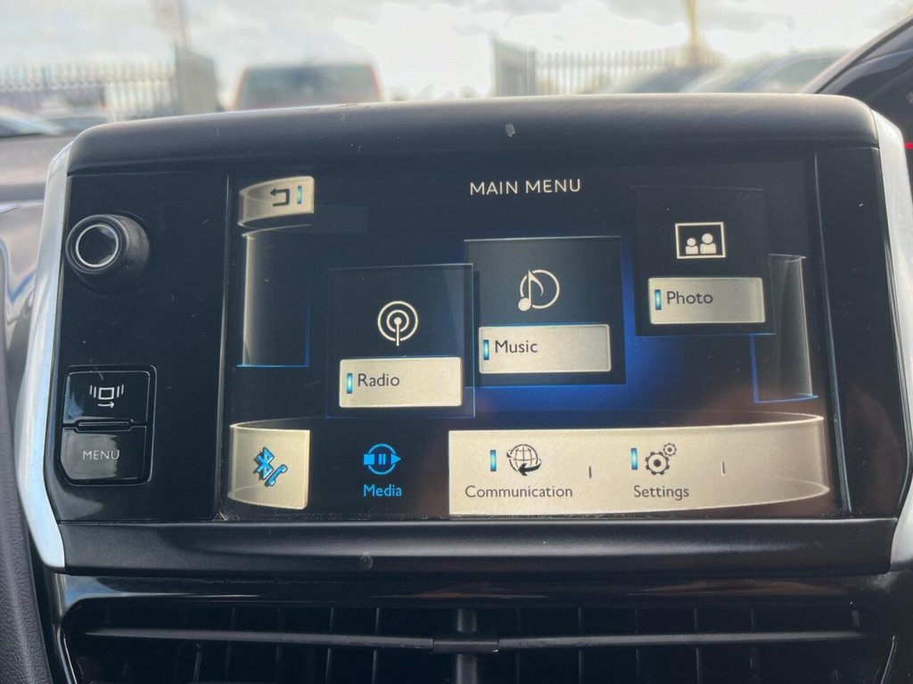 Used Peugeot 208 2014 for sale - 77263188: Photo 6