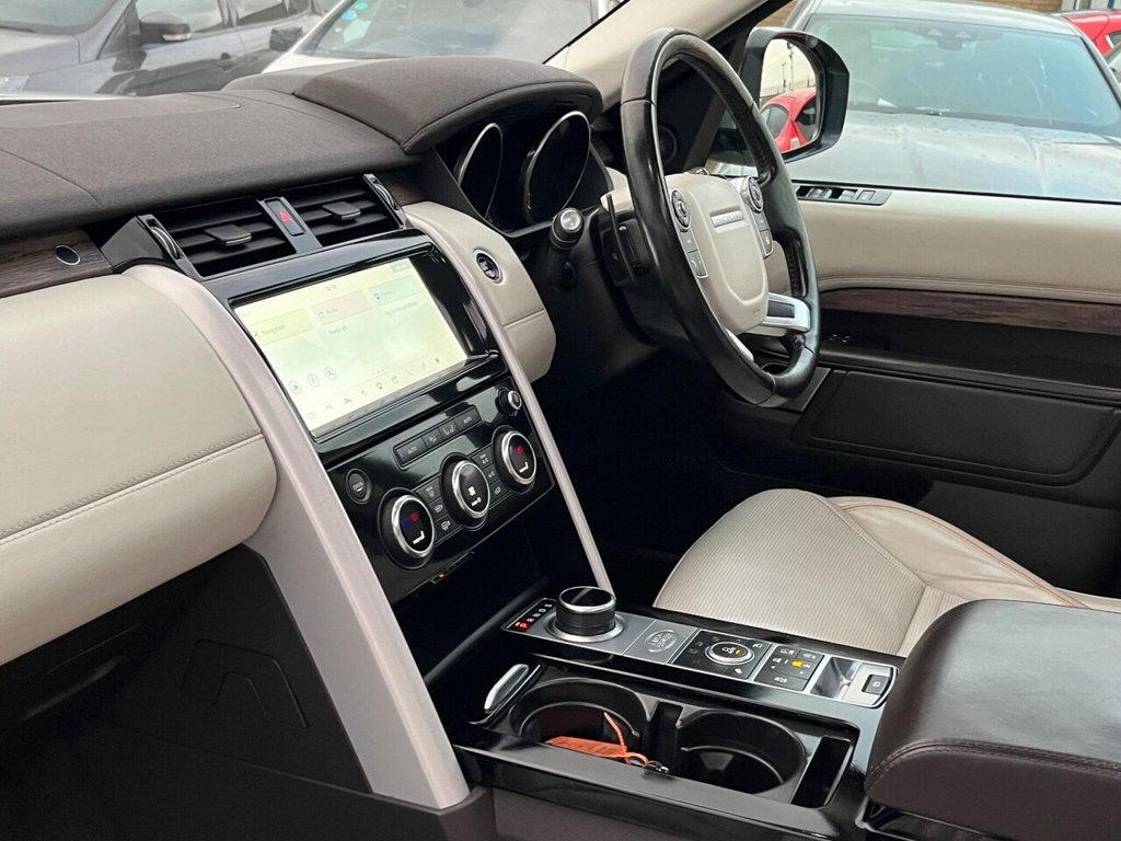 Used Land Rover Discovery 2017 for sale - 76523329: Photo 32