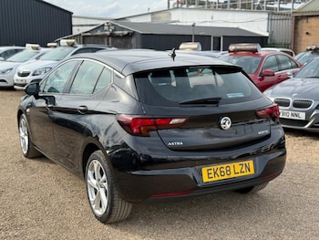 Used Vauxhall Astra 2018 for sale - 77893654: Photo