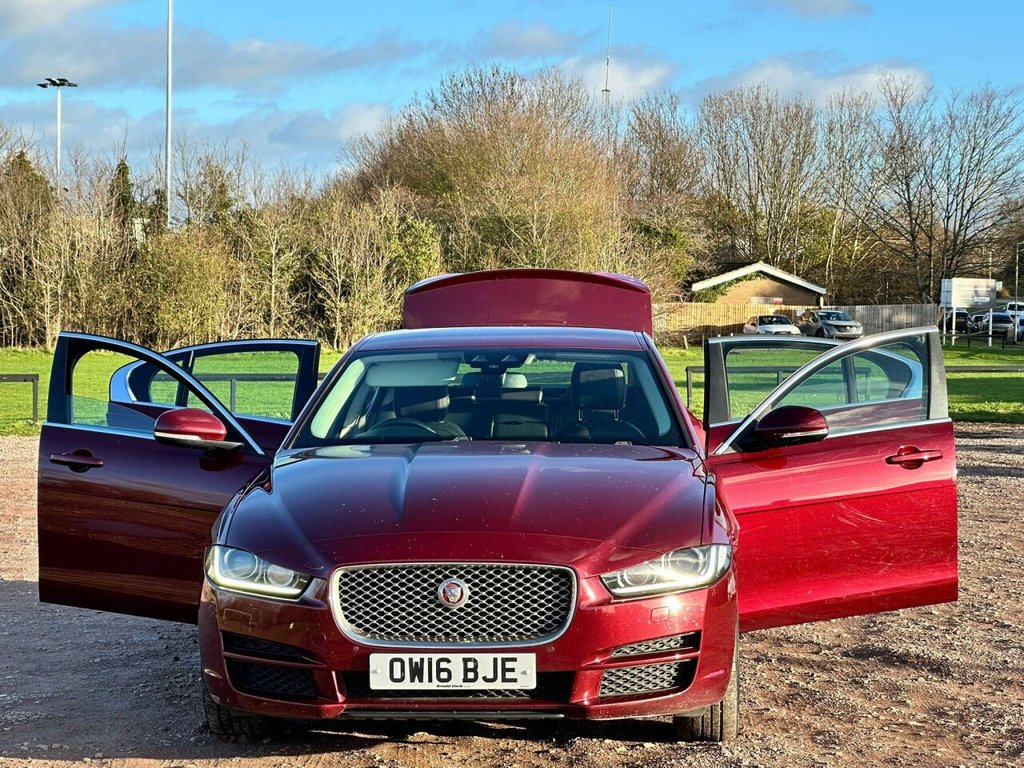 Used Jaguar XE 2016 for sale - 76768735: Photo 2