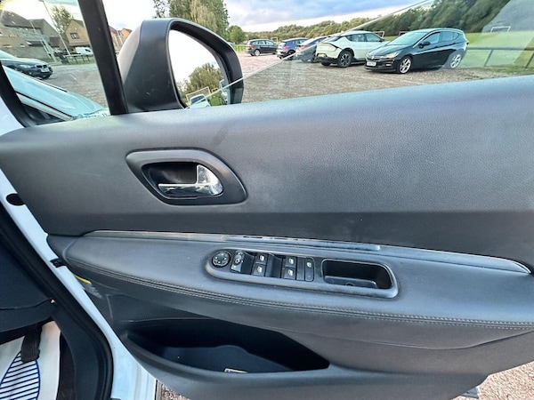 Used Peugeot 3008 2015 for sale - 76185150: Photo 25