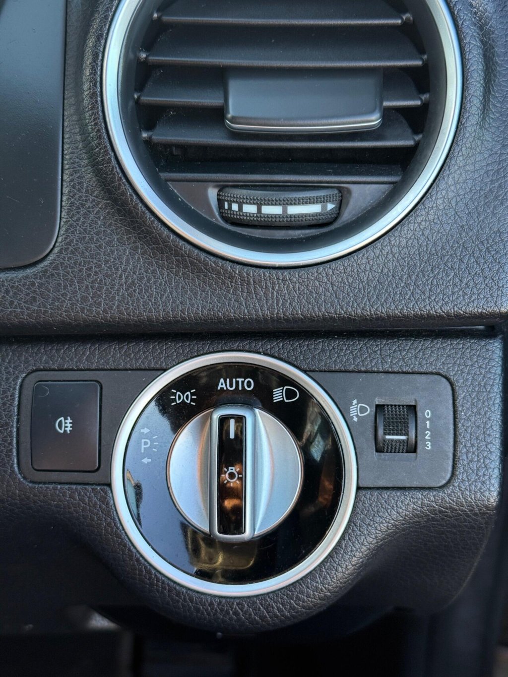 Used Mercedes-Benz C Class 2012 for sale - 77100963: Photo 32