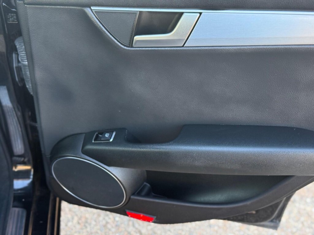 Used Mercedes-Benz C Class 2012 for sale - 77100963: Photo 40