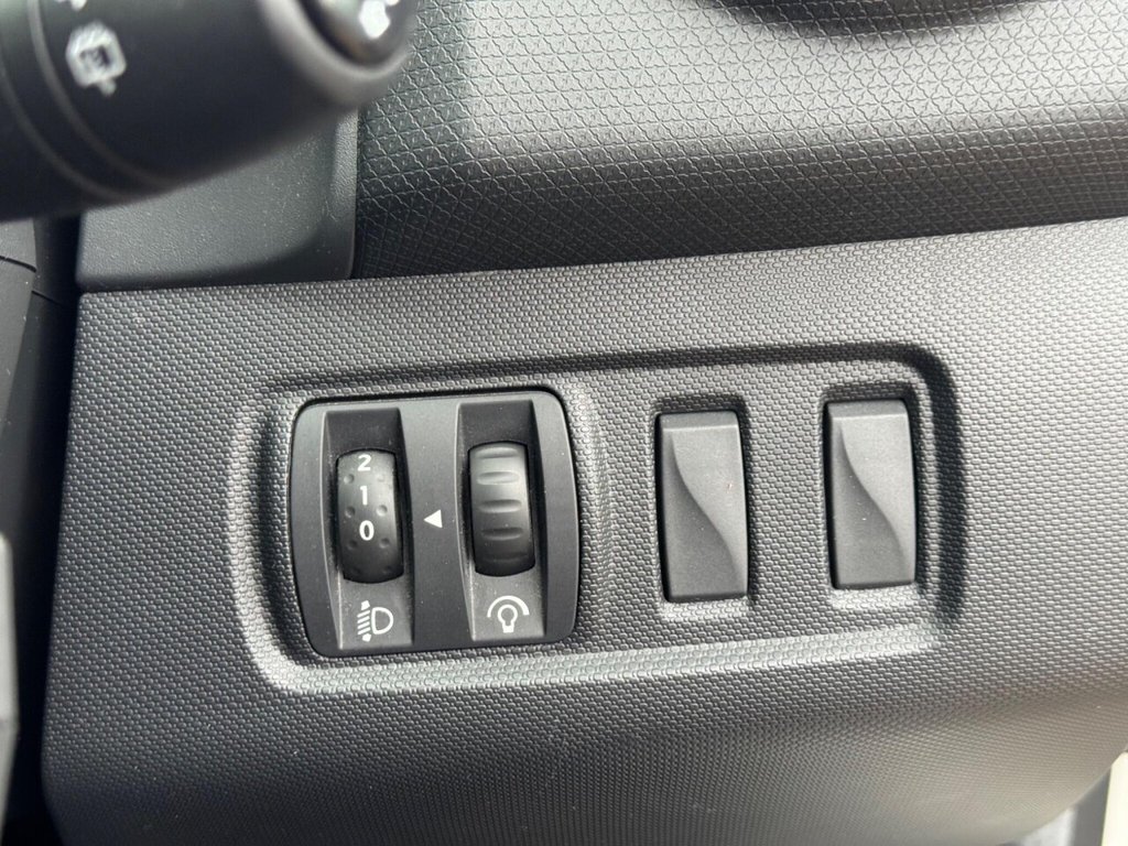 Used Renault Clio 2014 for sale - 77172055: Photo 21