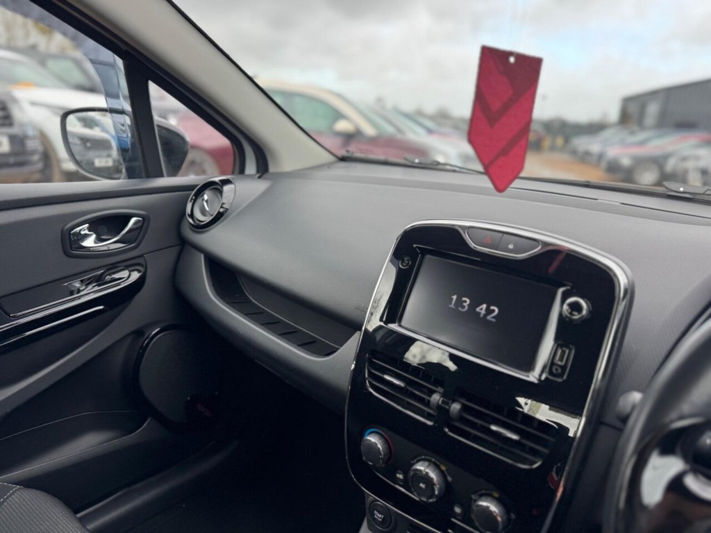 Used Renault Clio 2014 for sale - 77172055: Photo 27