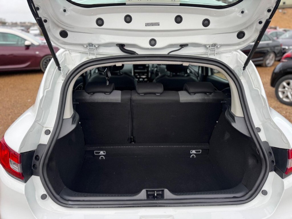 Used Renault Clio 2014 for sale - 77172055: Photo 29