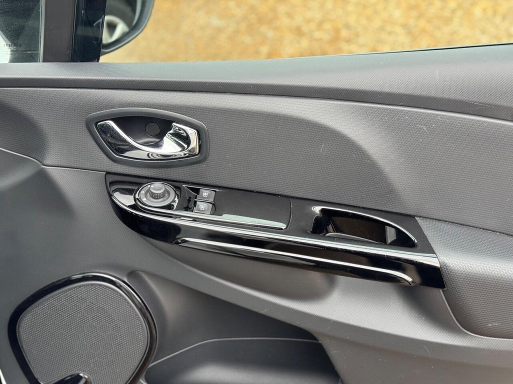 Used Renault Clio 2014 for sale - 77172055: Photo 35