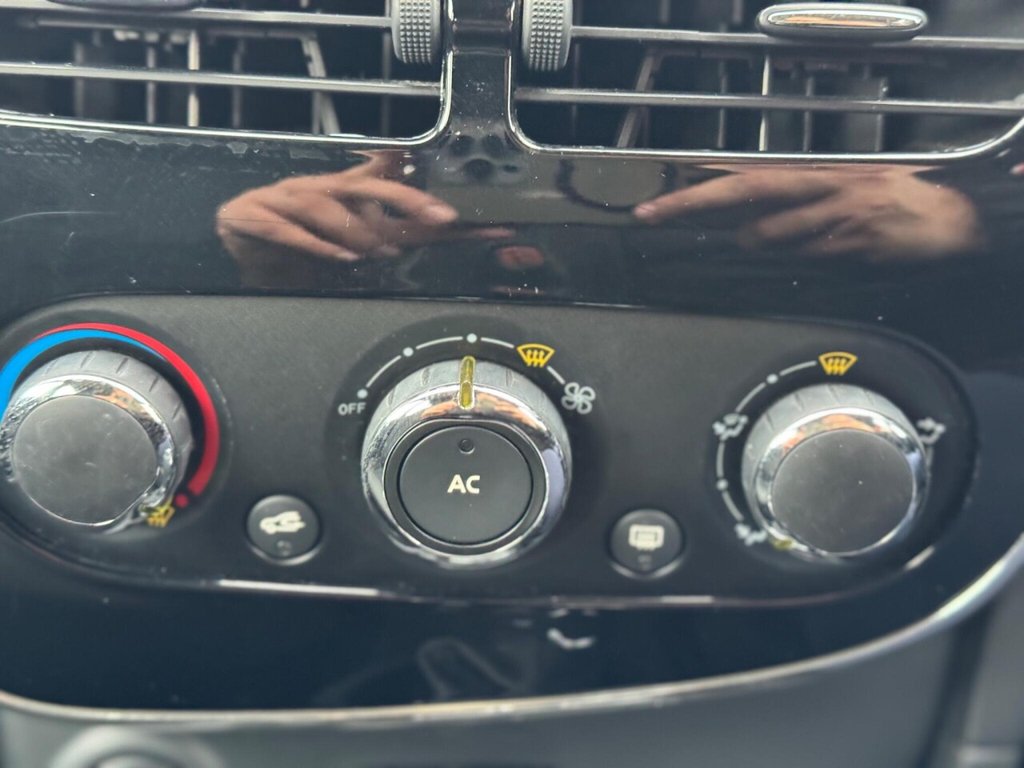 Used Renault Clio 2014 for sale - 77172055: Photo 37