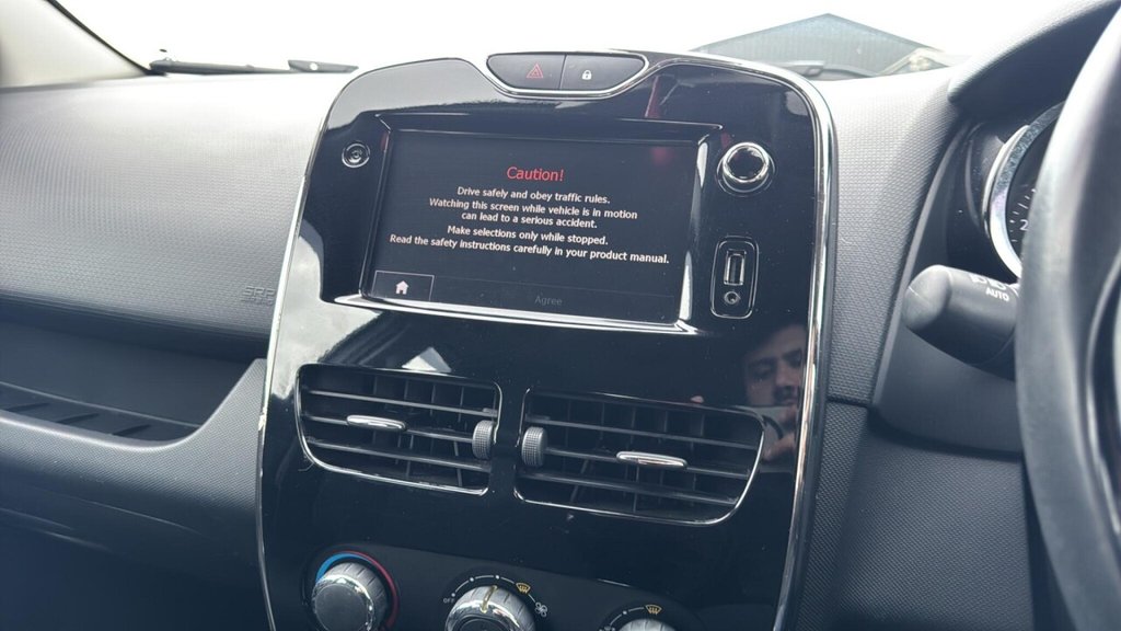 Used Renault Clio 2014 for sale - 77172055: Photo 38