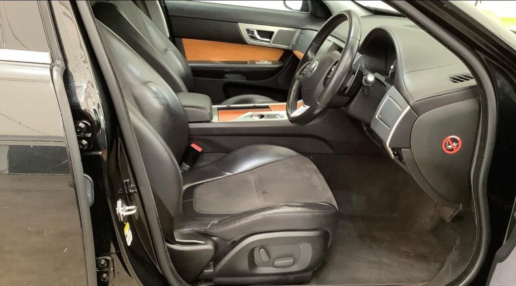 Used Jaguar XF 2013 for sale - 76486996: Photo 7