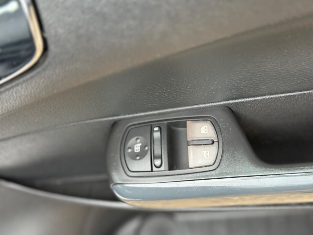 Used Vauxhall Corsa 2012 for sale - 76486946: Photo 21