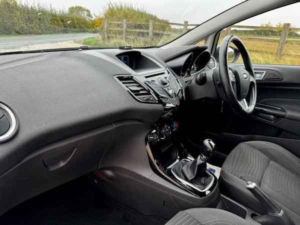 Used Ford Fiesta 2014 for sale - 76261414: Photo 24