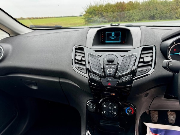 Used Ford Fiesta 2014 for sale - 76261414: Photo 25