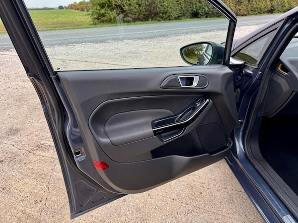 Used Ford Fiesta 2014 for sale - 76261414: Photo 37